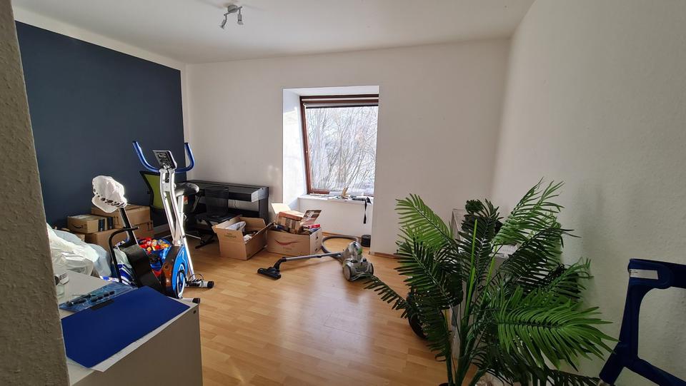 Helle 3-Zimmer- Wohnung m 1. Obergeschoss 3 zimmer