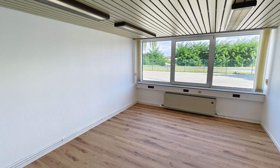 Gewerbeobjekt Edemissen Wipshausen - 6 Zimmer, 150 m&sup2;, 1.125&euro; | Angebot:23326347