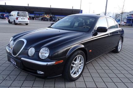 Jaguar S-Type 61.800 km 7.900 &euro; München 81243