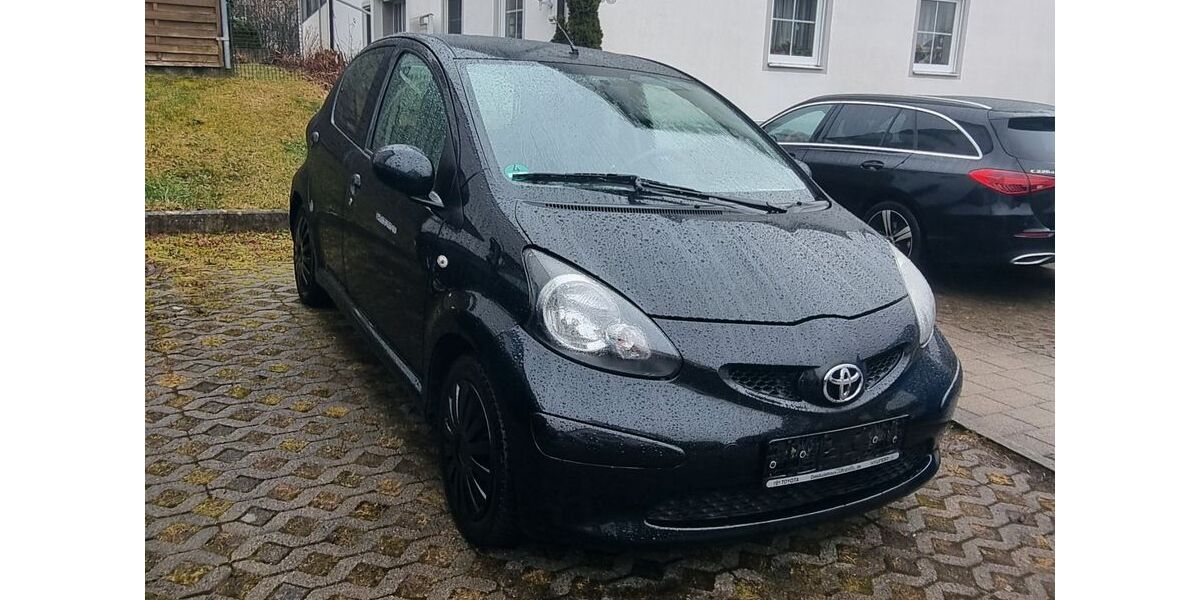 Toyota Aygo (X) 121.500 km 1.950 &euro; Memmingen 87700