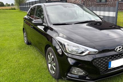 Hyundai i20 47.000 km 9.800 &euro; Großefehn 26629