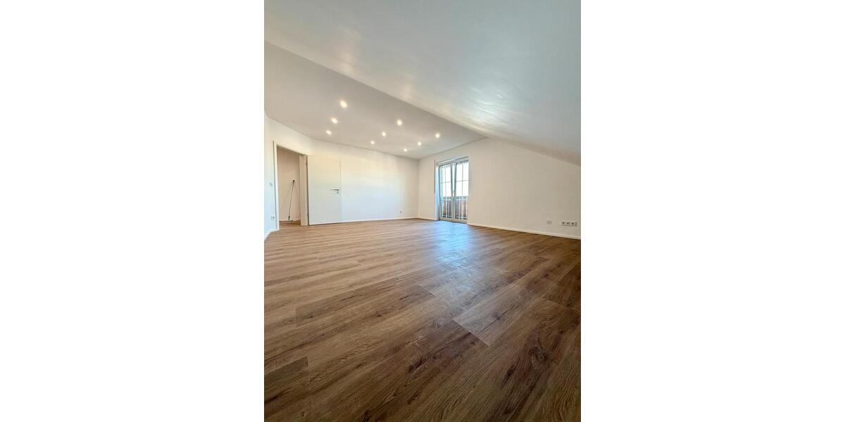 Dachgeschoßwohnung Ingolstadt Nordost - 2 Zimmer, 67 m&sup2;, 950&euro; | Angebot:26394273