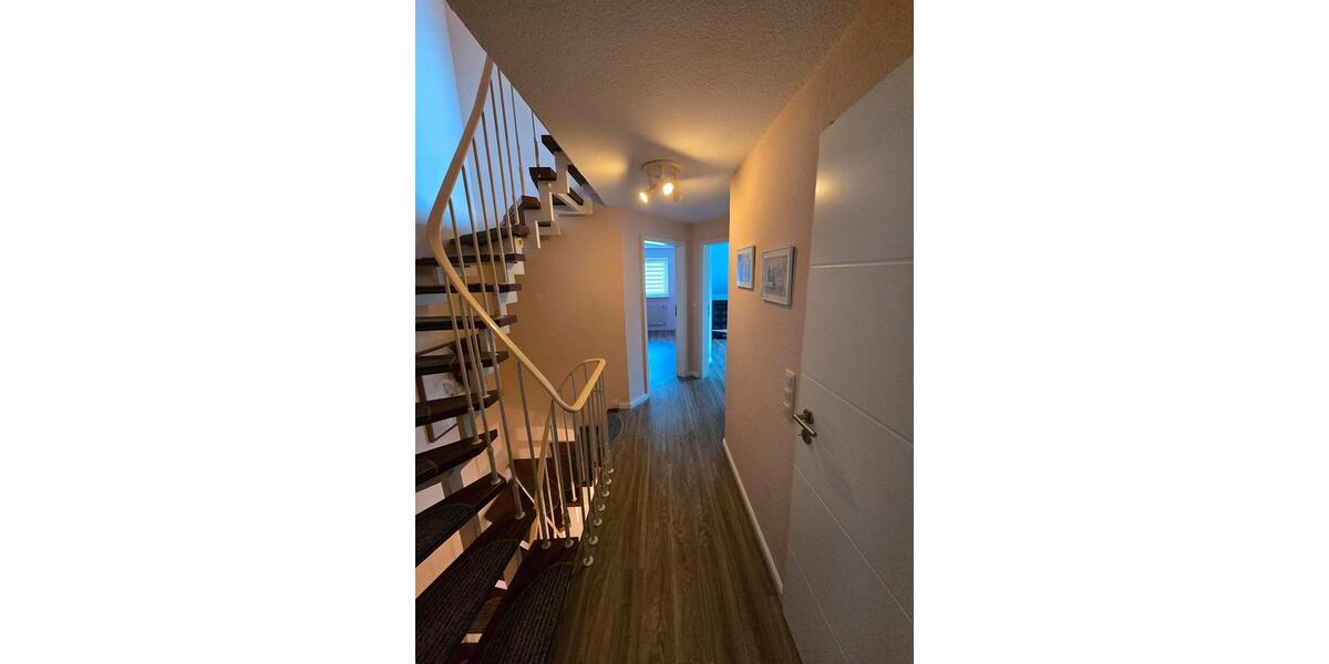 Doppelhaushälfte Pinneberg - 5 Zimmer, 118 m&sup2;, 1.600&euro; | Angebot:23227436