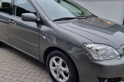 Toyota Corolla 94.325 km 4.490 € Dresden 01187