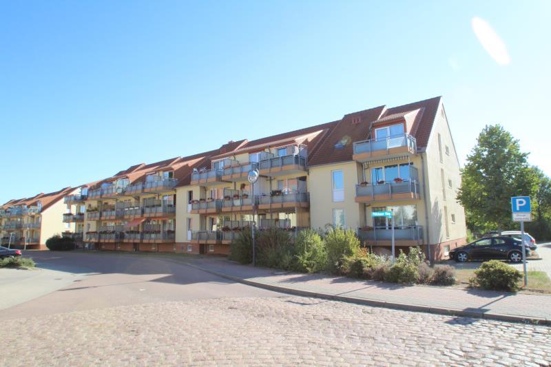 große 1 Raum Wohnung.. im Plötzkauer Ring 1 zimmer