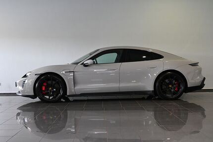 Porsche Taycan 51.354 km 74.750 € Paderborn 33100