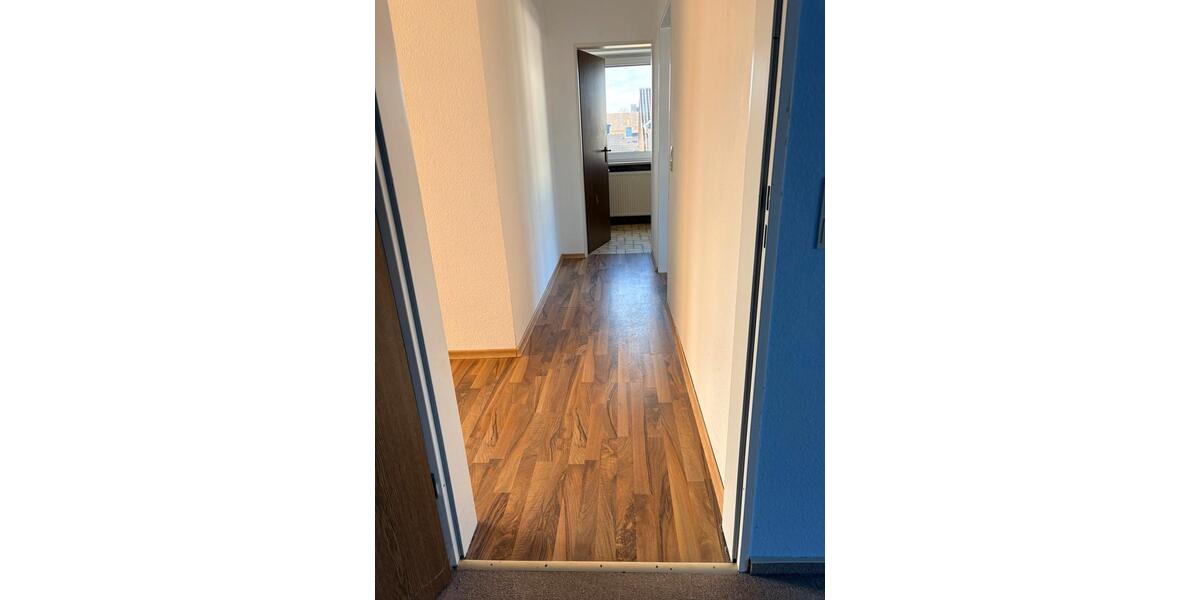 Dachgeschoßwohnung Lemgo - 2 Zimmer, 75 m&sup2;, 830&euro; | Angebot:25217926