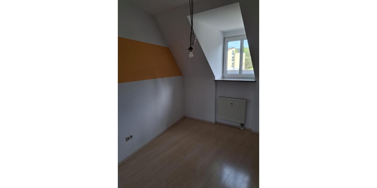 Dachgeschoßwohnung Hollfeld - 3 Zimmer, 85 m&sup2;, 900&euro; | Angebot:26409760