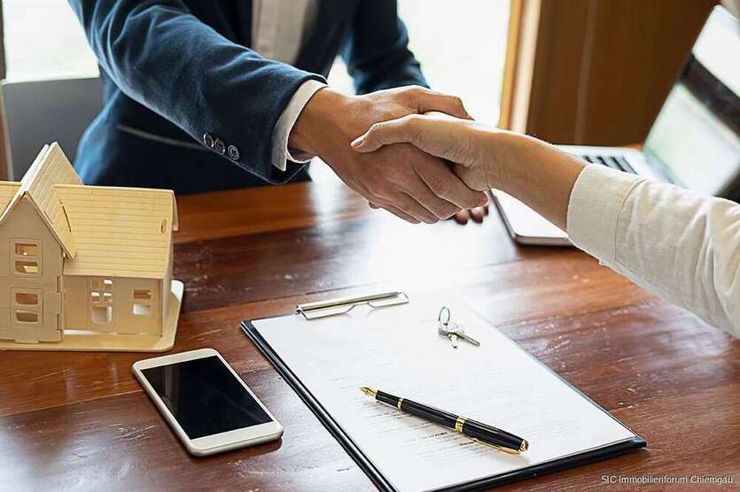 Grundstück in Ampfing 1.498.000 € 1600 m²