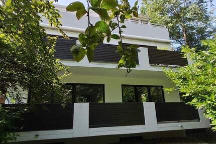 Toplage, stark renovierungsbedürftig, Besichtigung n. Vereinbg. 4 zimmer