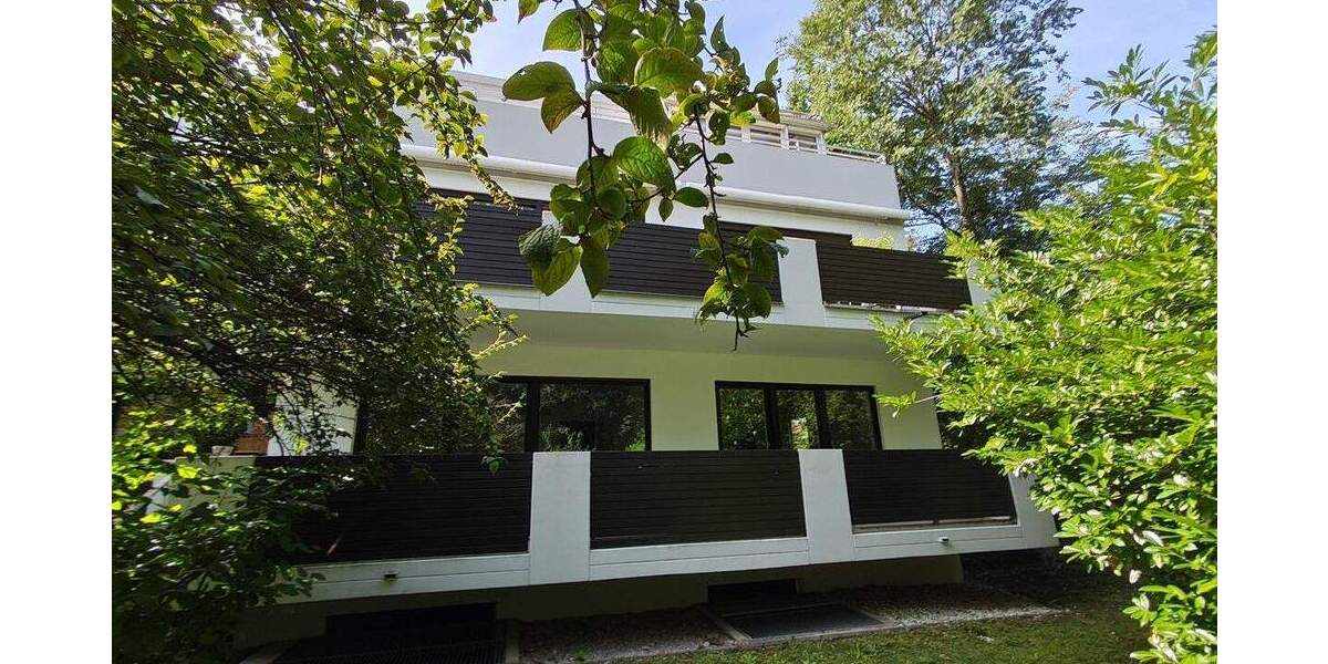 Toplage, stark renovierungsbedürftig, Besichtigung n. Vereinbg. 4 zimmer