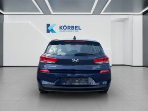 Hyundai i30 Select*Navigations-Paket*PDC*KAM*Apple* 29.100 km 13.390 &euro; Nidderau 61130