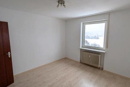 Wohnung Neustadt bei Coburg - 3 Zimmer, 75 m&sup2;, 570&euro; | Angebot:24889010