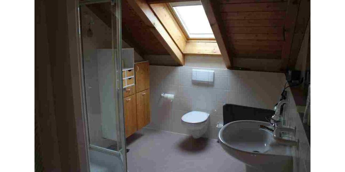 Vollmöbliertes WG Zimmer mit Balkon und viel Komfort 1 zimmer