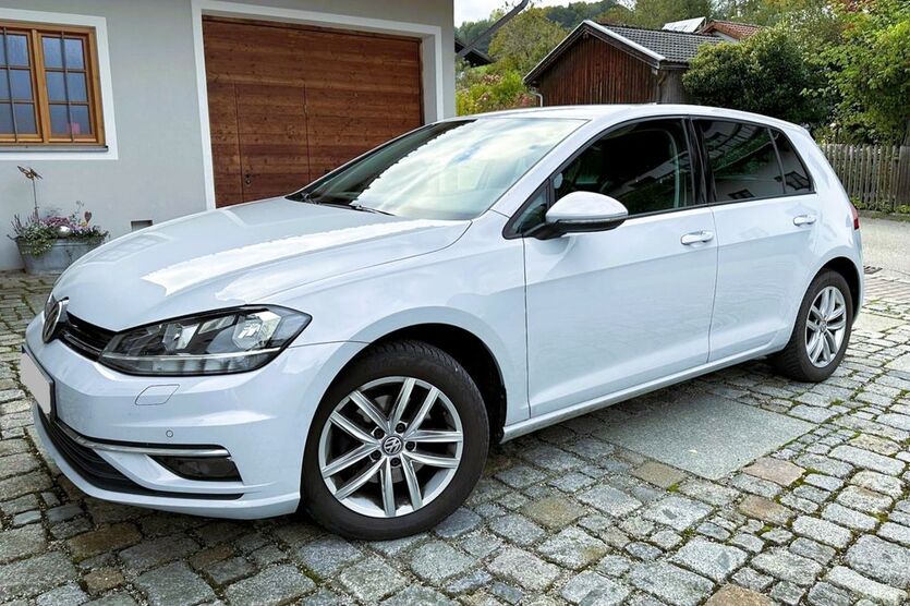 VW Golf 137.174 km 16.400 € Rimsting 83253