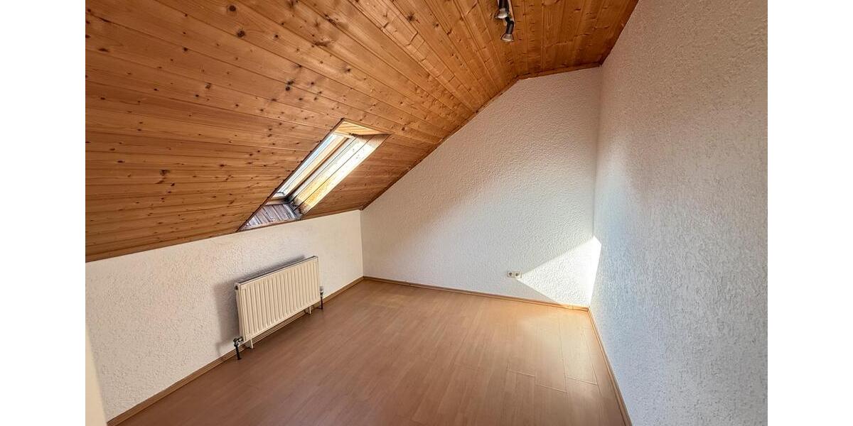 Etagenwohnung Karlsruhe Hagsfeld - 5 Zimmer, 110 m&sup2;, 1.500&euro; | Angebot:25967862