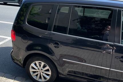 VW Touran 220.000 km 5.200 &euro; Schwaig 90571