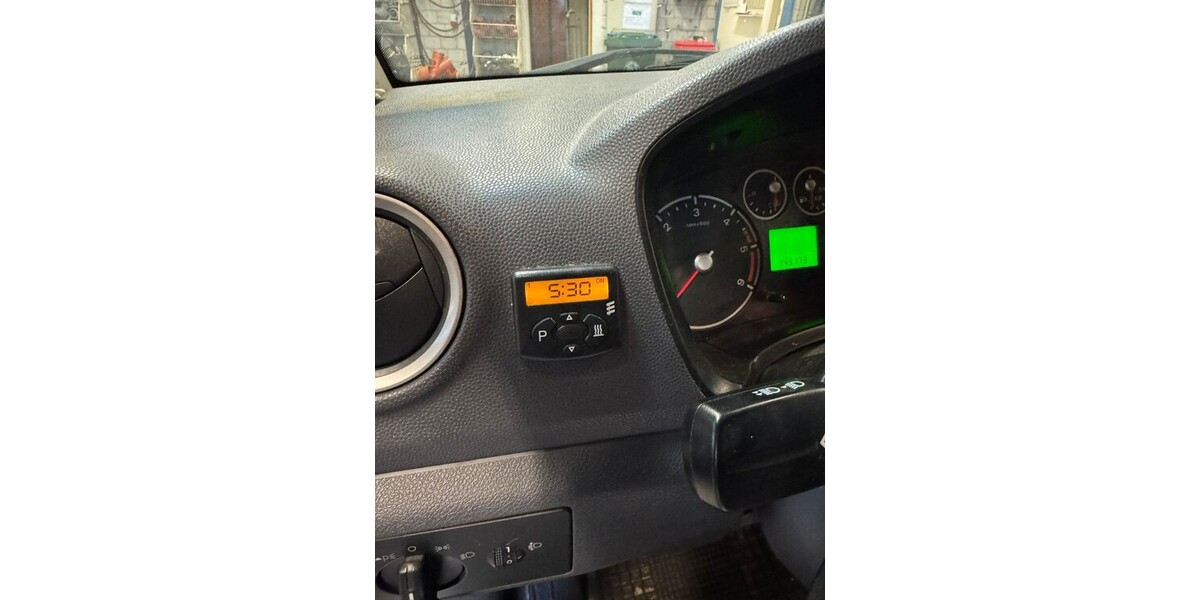 Ford Transit Tourneo Connect 143.000 km 4.900 € Oberhausen 46045