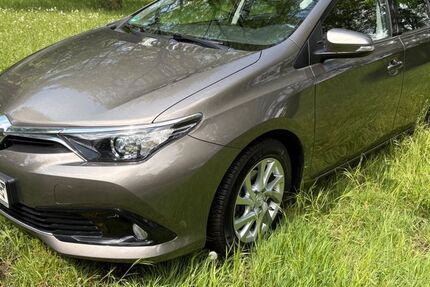 Toyota Auris 64.000 km 10.990 &euro; Dorsten 46286