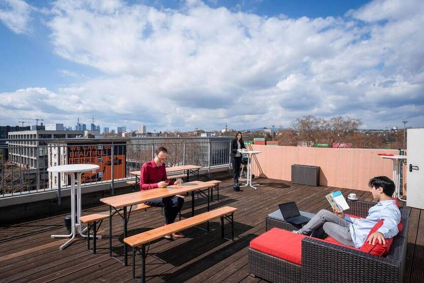 Ostend - Schöne Büros mit Dachterrasse und perfekter Anbindung - All-in-Miete