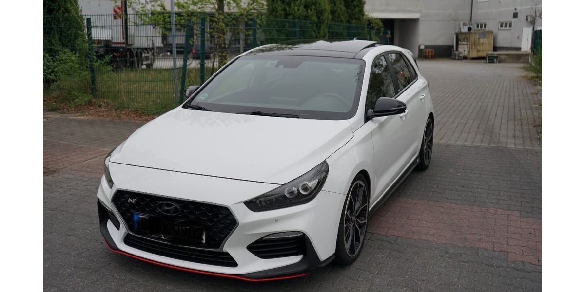 Hyundai i30 101.500 km 17.100 &euro; Berlin 12067