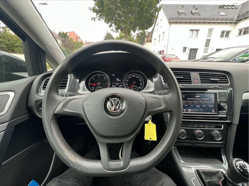 VW Golf 1.6 TDI VII. BMT Start-Stopp PDC 164.000 km 9.990 € Neckarsulm 74172