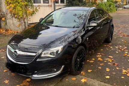 Opel Insignia 152.000 km 16.200 € berlin 10997