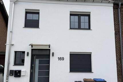 Haus Kerpen - 10 Zimmer, 245 m&sup2;, 3.000&euro; | Angebot:24689121