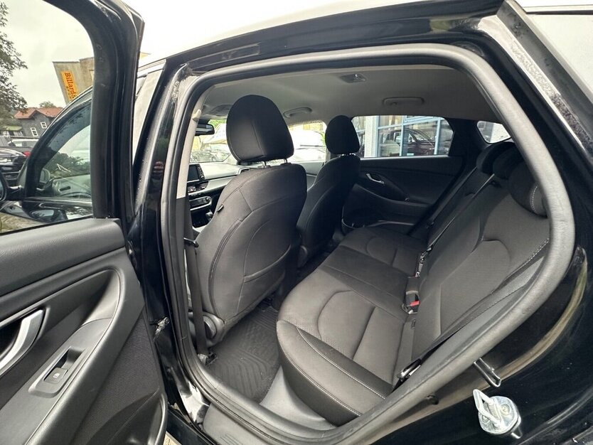 Hyundai i30 Fastback Fastback 1.4 T-GDI 140.000 km 11.990 € Rudolstadt 07407