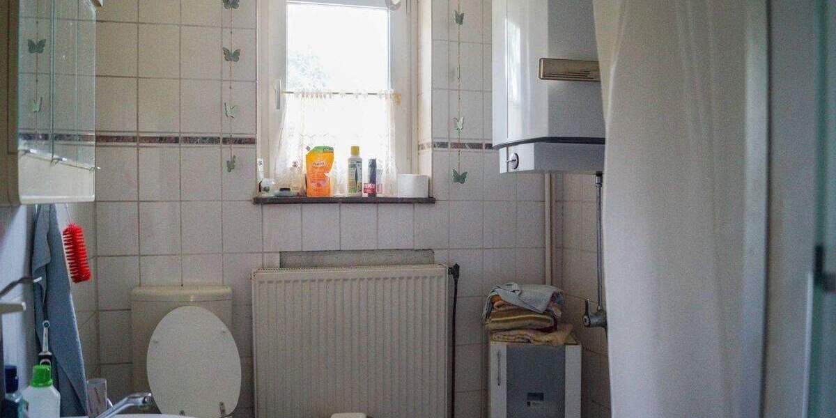 Gestaltbares Zuhause : EFH mit Garten, Garage und 4 Freistellplätzen mit Renovierungsbedarf 6 zimmer