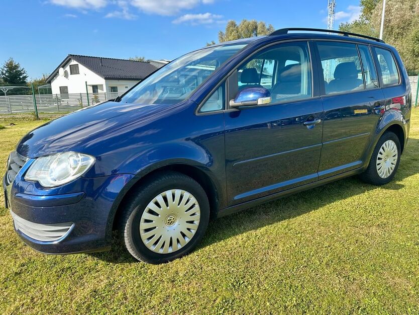 VW Touran 193.783 km 2.300 € Rostock 18147