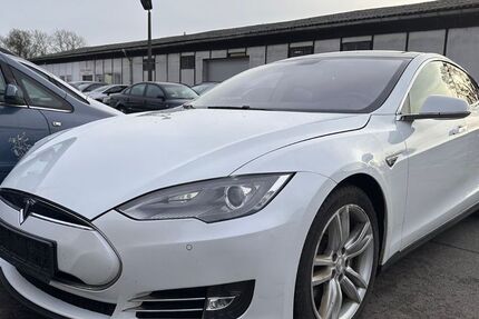 Tesla Model S 225.000 km 15.900 &euro; Berlin 13581
