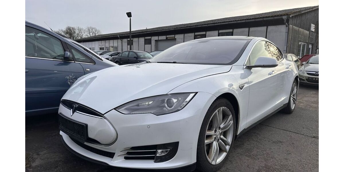 Tesla Model S 225.000 km 15.900 &euro; Berlin 13581
