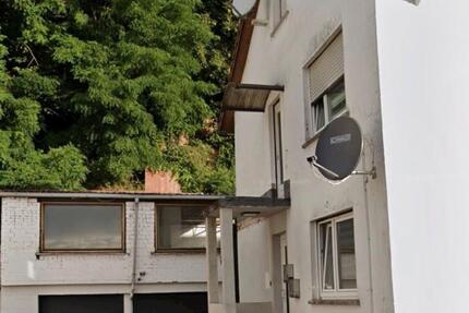 Mehrfamilienhaus in zentraler Lage zu verkaufen. 6 zimmer