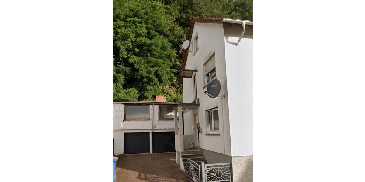 Mehrfamilienhaus in zentraler Lage zu verkaufen. 6 zimmer