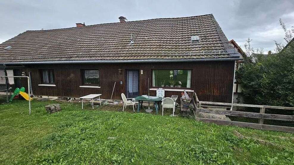 Haus zum Kaufen in Weilburg-Kubach 200.000 € 160 m²