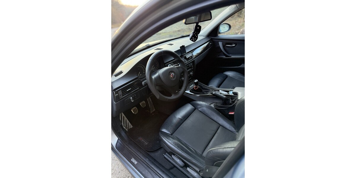 BMW E90 226.000 km 2.950 &euro; Siegen 57072