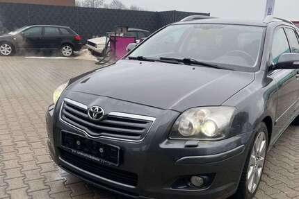 Toyota Avensis 236.300 km 3.950 &euro; Hilter am Teutoburger Wald 49176