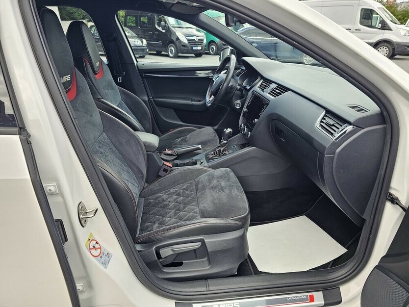 Octavia 2.0 TDI RS SPORTPAKET LEDER NAVI LED