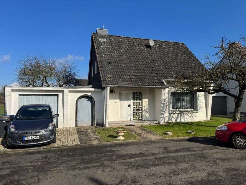 Haus zum Kaufen in Grevenbroich 370.000 € 89.78 m²