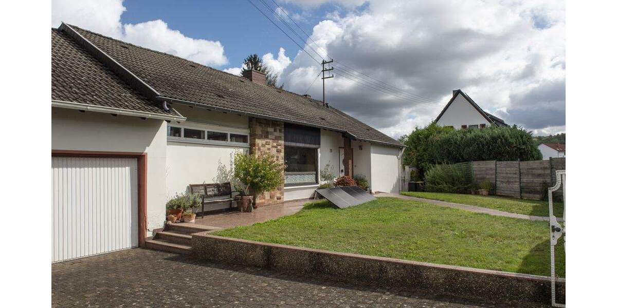 Freistehender Bungalow auf traumhaftem Parkgrundstück 5 zimmer