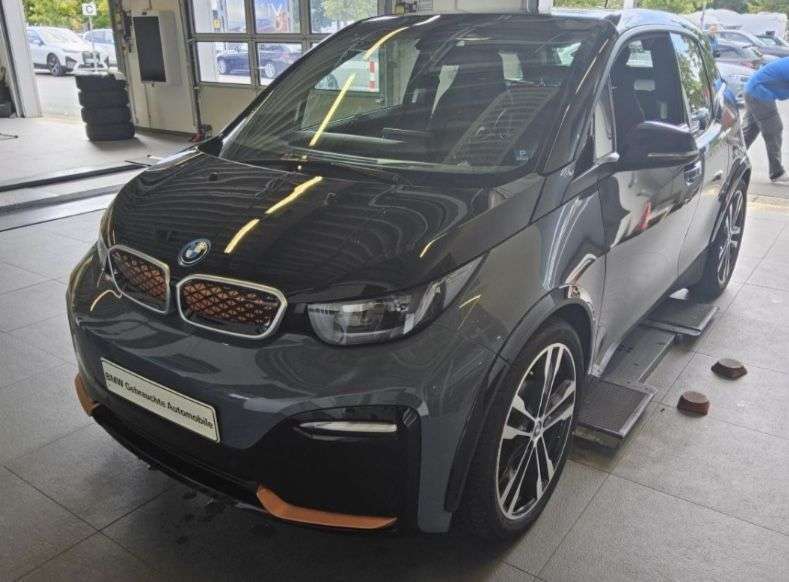 i3