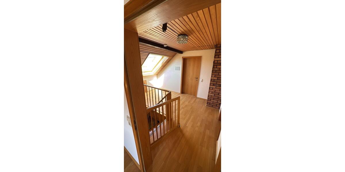 Einfamilienhaus Bad Berleburg - 6 Zimmer, 220 m&sup2;, 270.000&euro; | Angebot:26932006