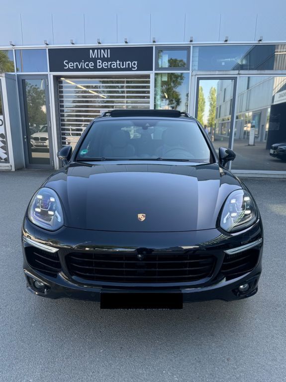 Porsche Cayenne 72.000 km 52.000 € München 80807