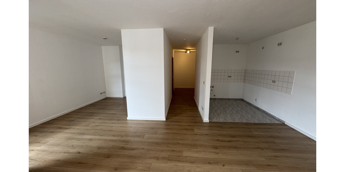 Helle & ruhige 1 Zimmer Whg. mit Aufzug und Balkon (W 46) - Dachgeschoßwohnung Gera Ostviertel | Angebot:26882341