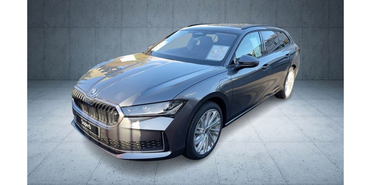 Skoda Superb 3.500 km 54.480 &euro; Frankfurt am Main 60528