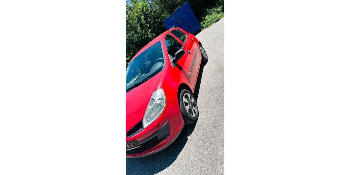 Renault Clio 159.000 km 2.640 &euro; München 81539