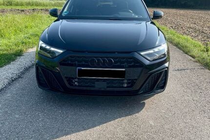 Audi A1 9.999 km 27.199 &euro; Karlskron 85123
