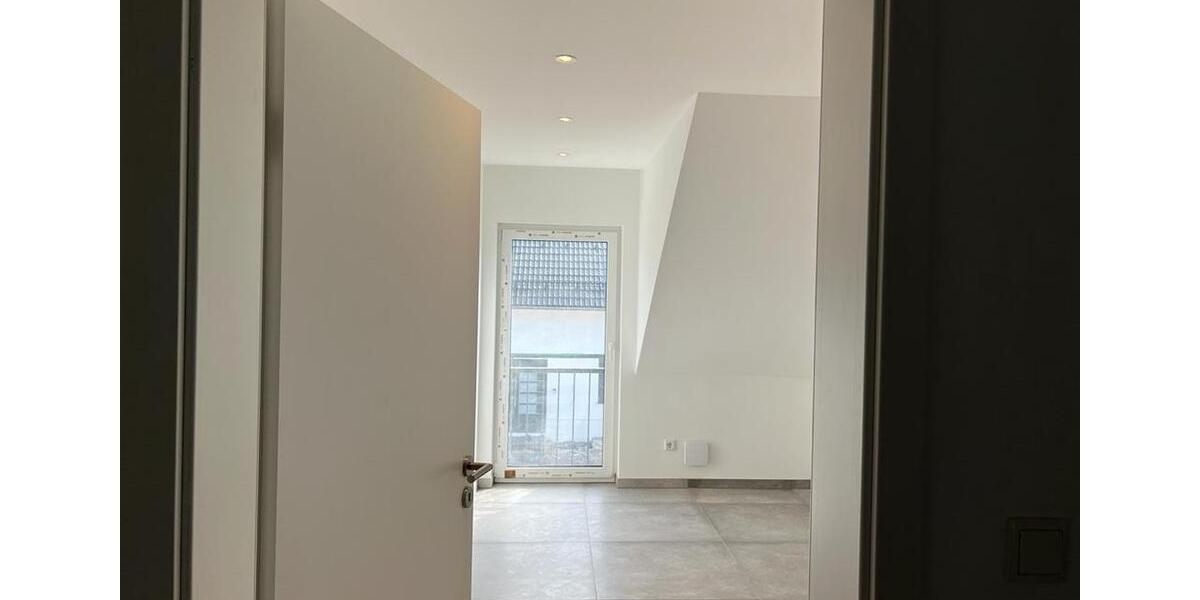 Doppelhaushälfte Frankfurt am Main Bergen-Enkheim - 6 Zimmer, 230 m&sup2;, 2.600&euro; | Angebot:26447582
