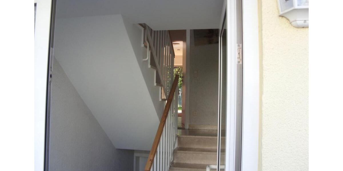 Doppelhaushälfte Eschborn - 4.5 Zimmer, 126 m&sup2;, 1.980&euro; | Angebot:26253882